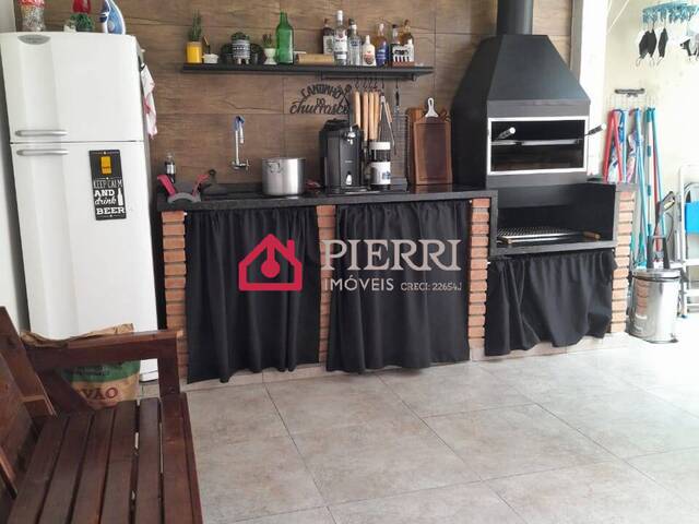 espaço de lazer com churraqueira