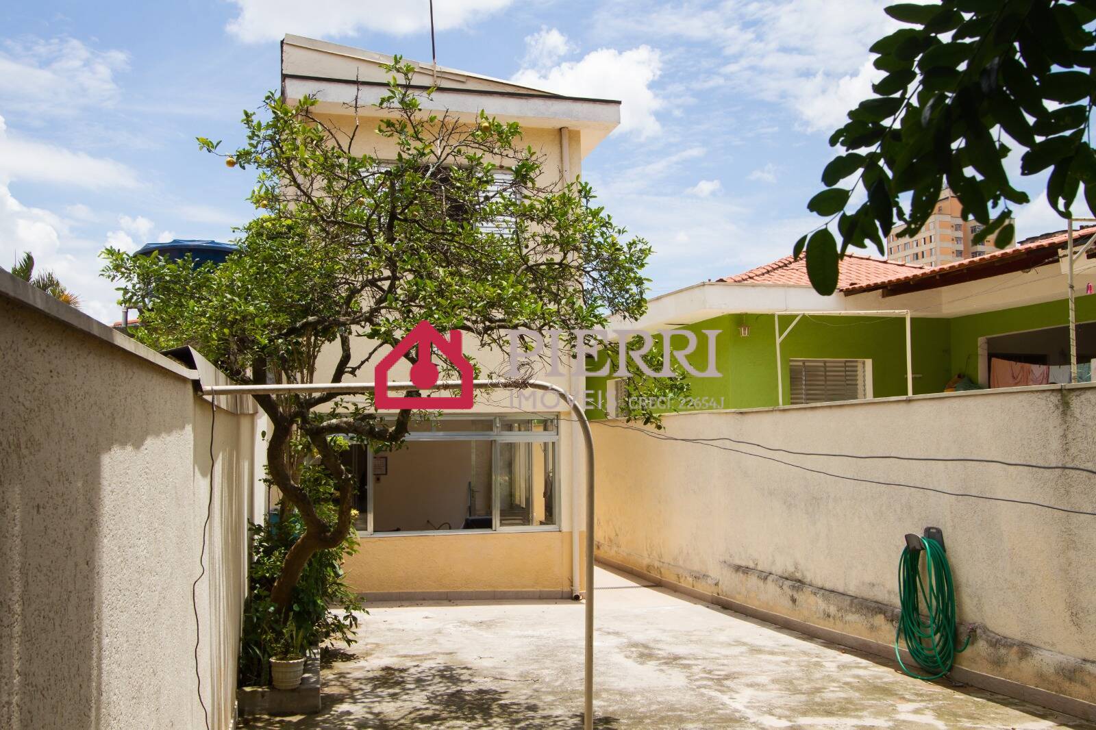 Sobrado, 3 quartos, 297 m² - Foto 2