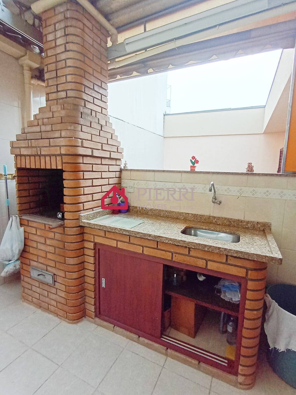 Casa à venda com 2 quartos, 110m² - Foto 4