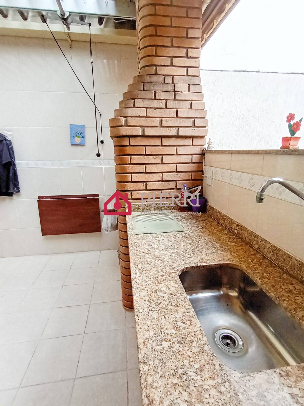 Casa à venda com 2 quartos, 110m² - Foto 5